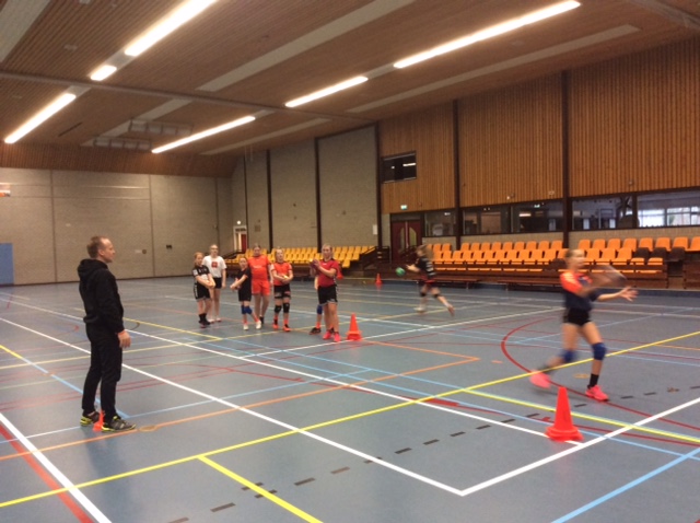 Afbeelding handbalschool schottraining