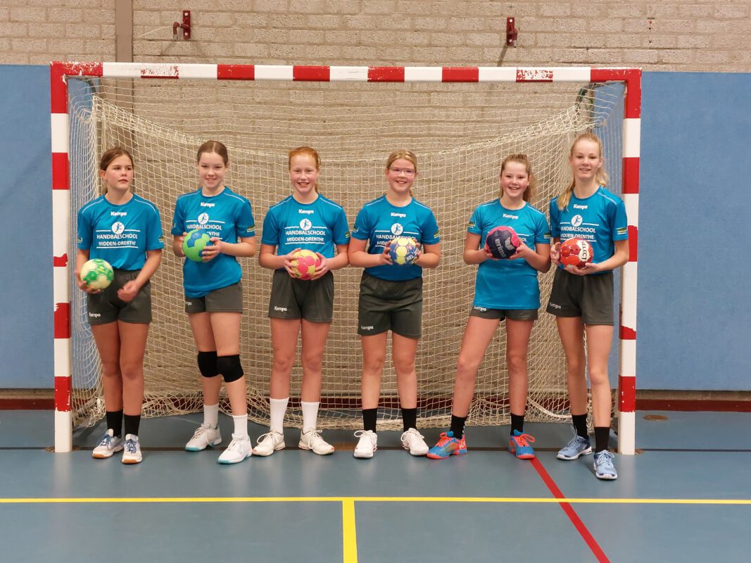Afbeelding training handbalschool 13 november 2021